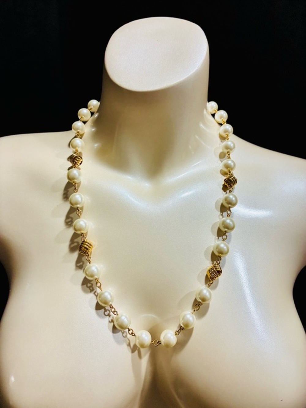 VTG Napier Ivory Pearl Necklace with Gold-Tone Accents Classic Quiet Luxury EUC